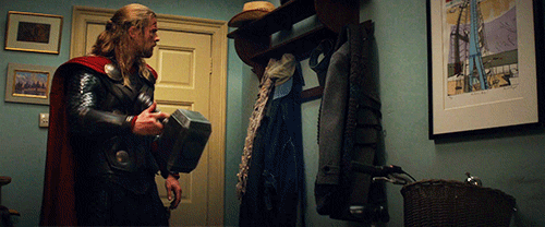 Thor 2 - hammer hang up