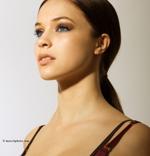 Alexis Knapp 1