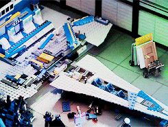 LEGO spaceshipi construction
